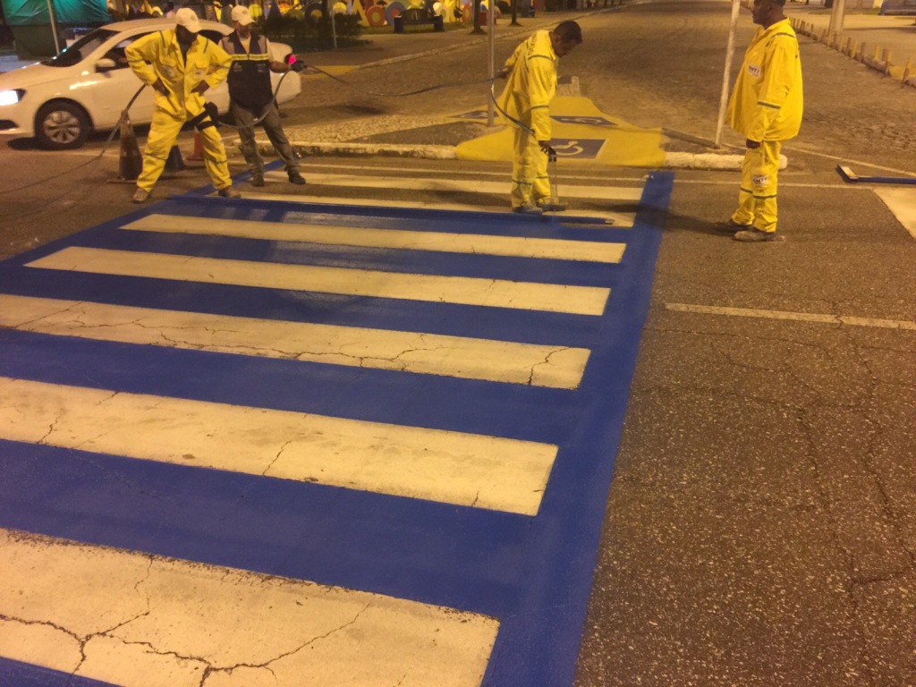 Faixa de Pedestres: Novas pinturas foram realizadas na Orla da Atalaia - SMTT Aracaju